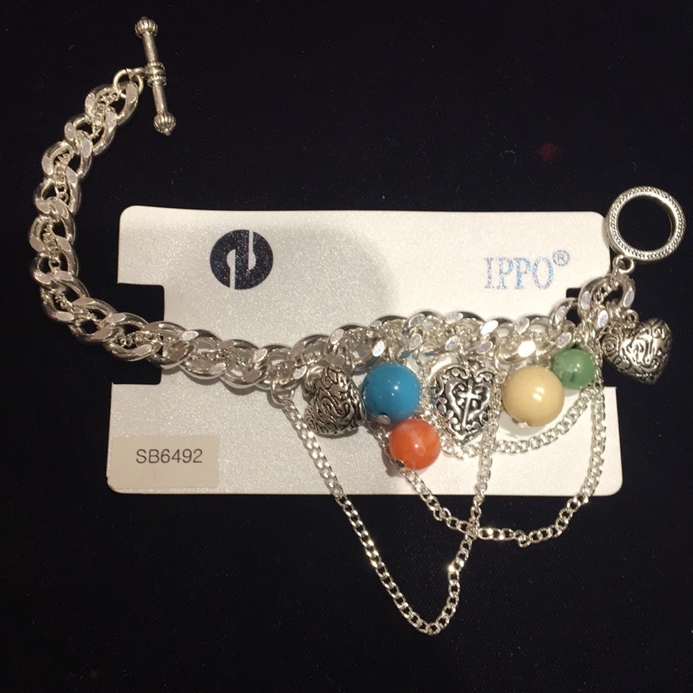 Silver chain link necklace